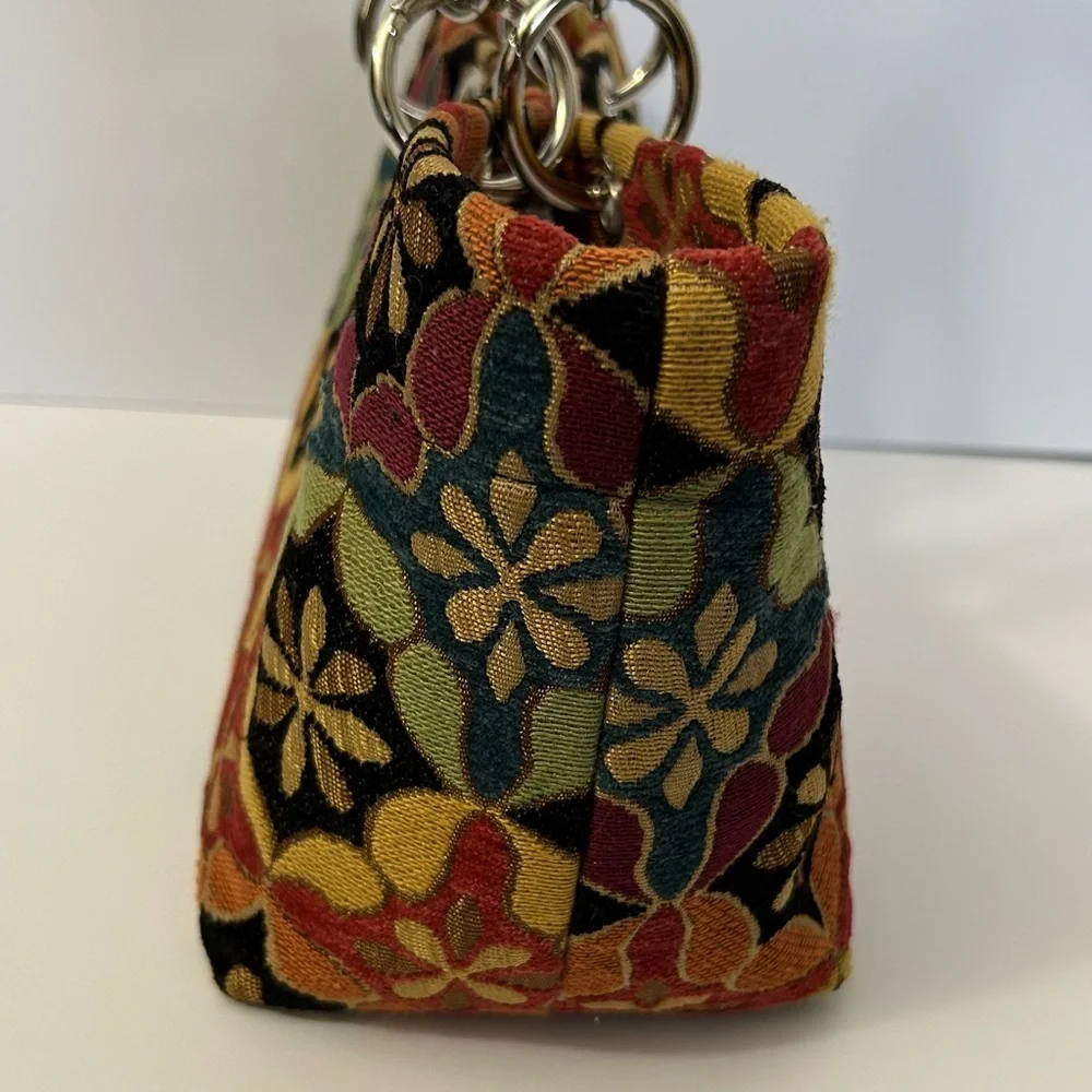 Penelope Pike Place Market - Floral Patterned Tapestry Shoulder Bag - Multicolor